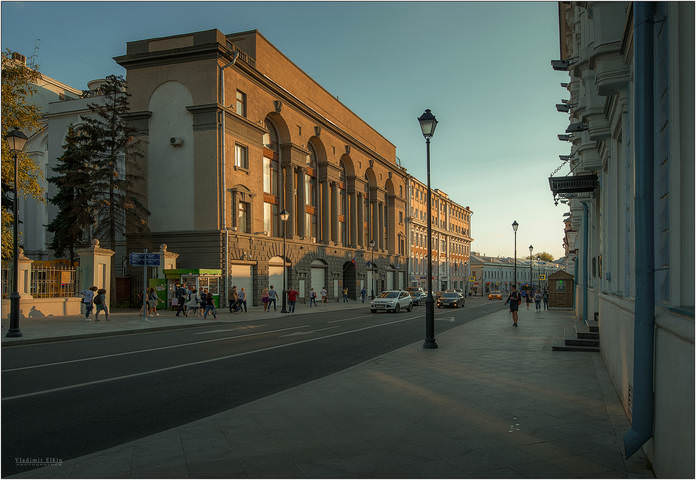 По закоулкам московских вечеров.