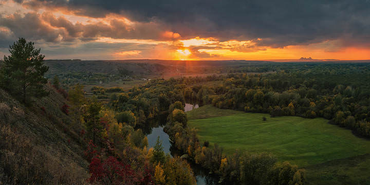 Октябрь, вечерело...