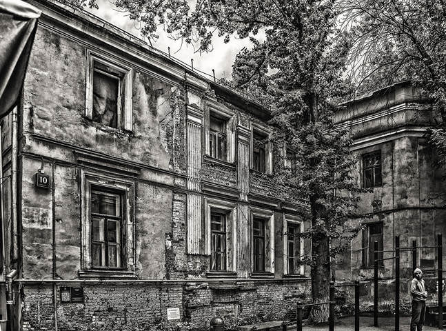 Кривоколейнный пер. 10