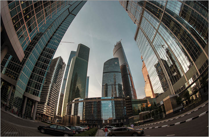 Про стеклянных великанов.