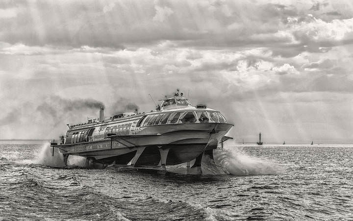 "Водоход" на Неве