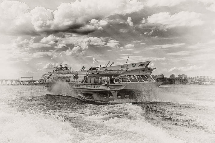 "ВодоходЪ" на Неве. (вариант 3)