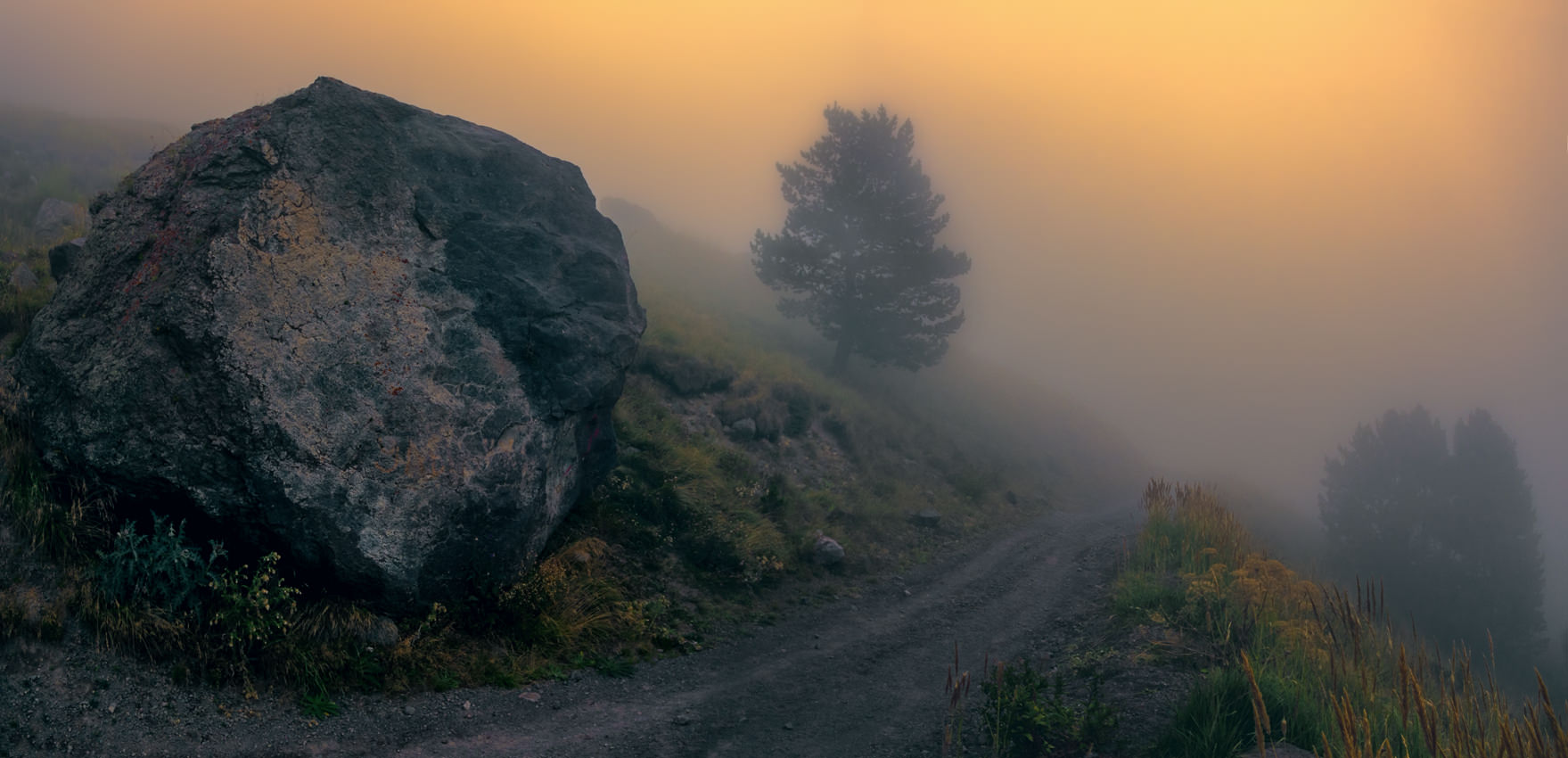 Закат в туманах Приэльбрусья