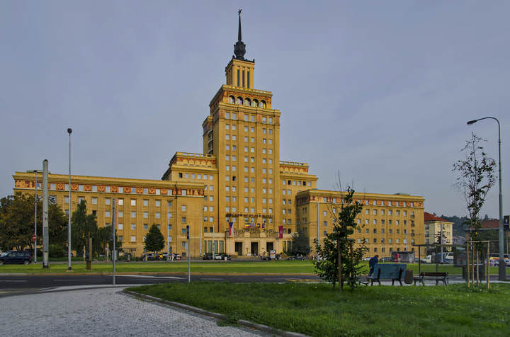 Сталинская высотка в Праге