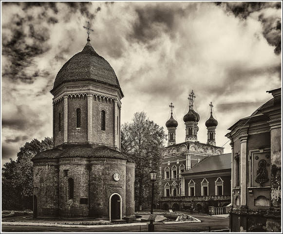 Высоко-Петровский монастырь