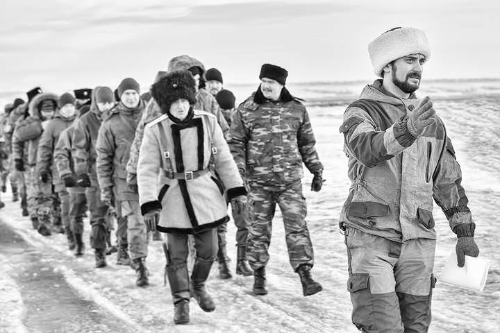 Шел отряд по берегу,шел издалека...