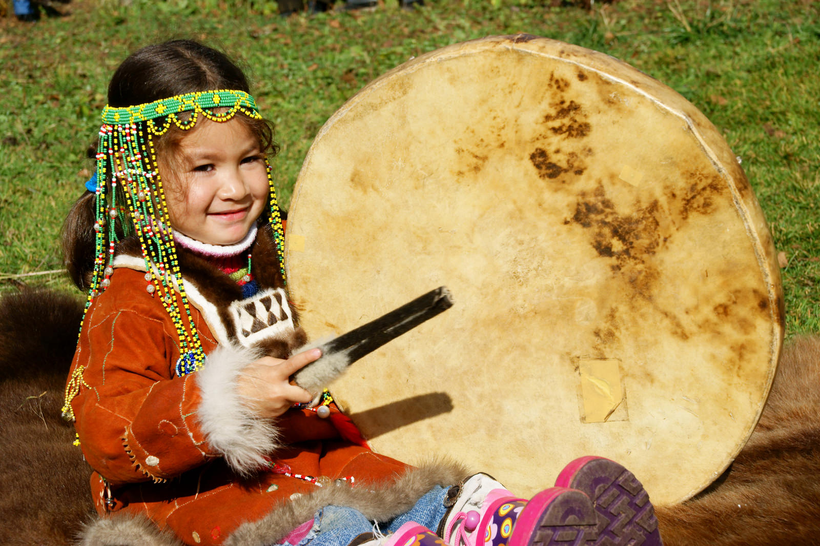 Дети поют шамана