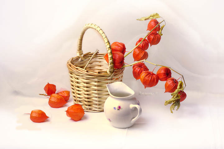С красными фонариками