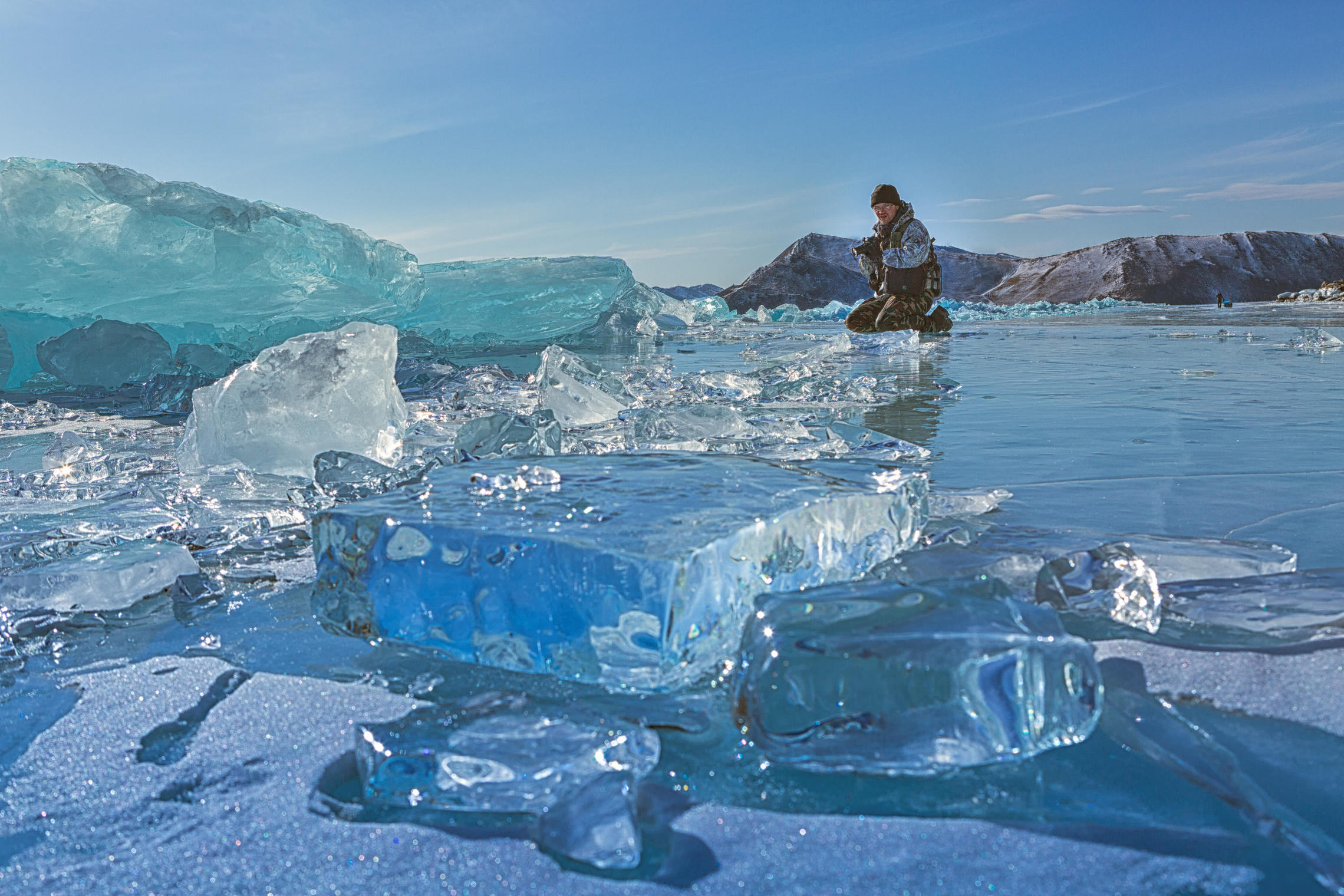 Прозрачный лед озера