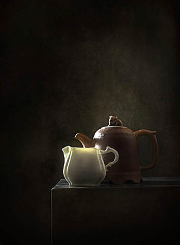 чайник и молочник