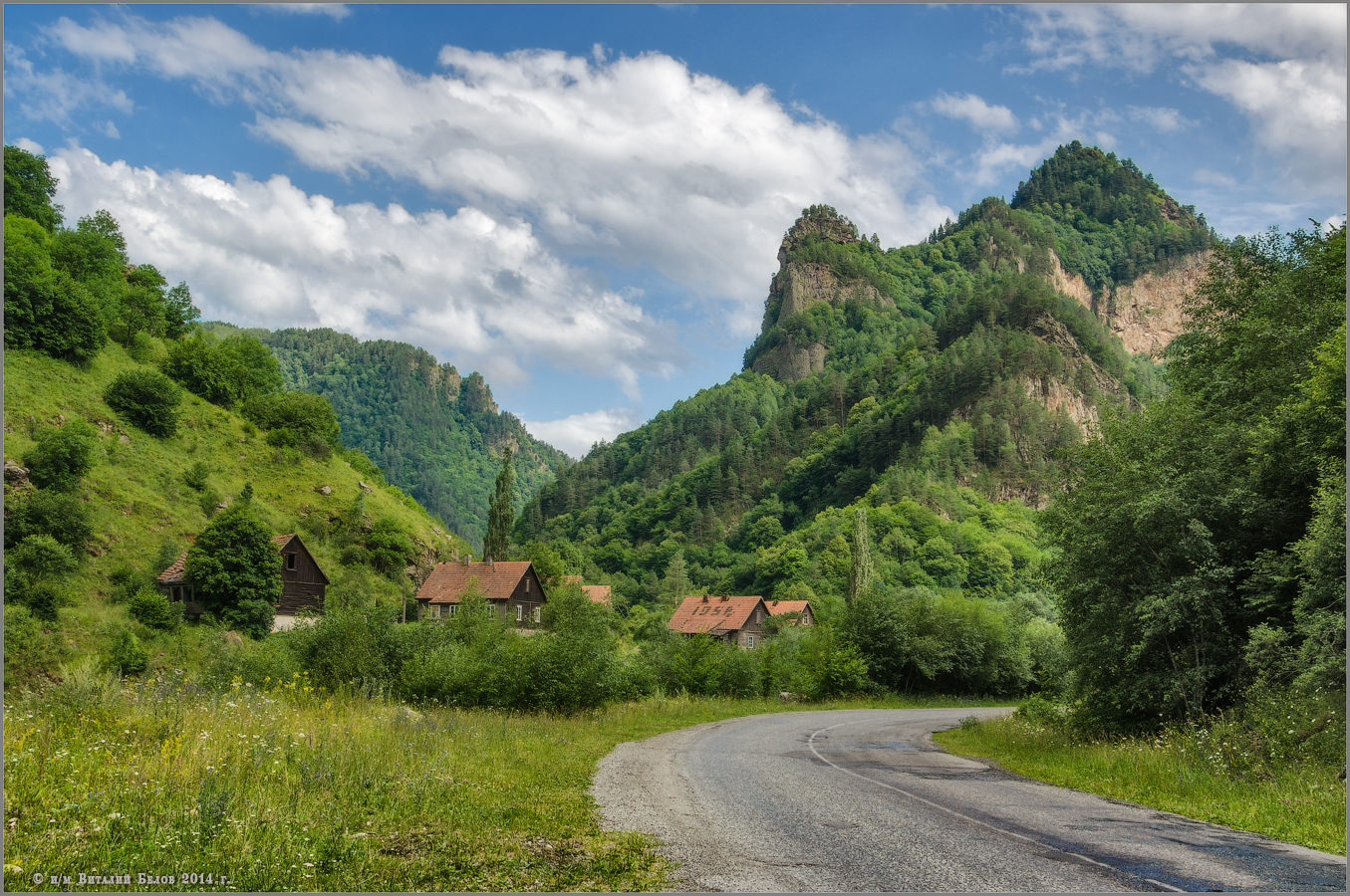 Брошенные дома в горах Кавказа