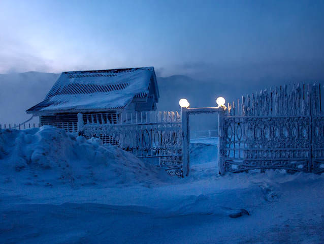 В холод калитка