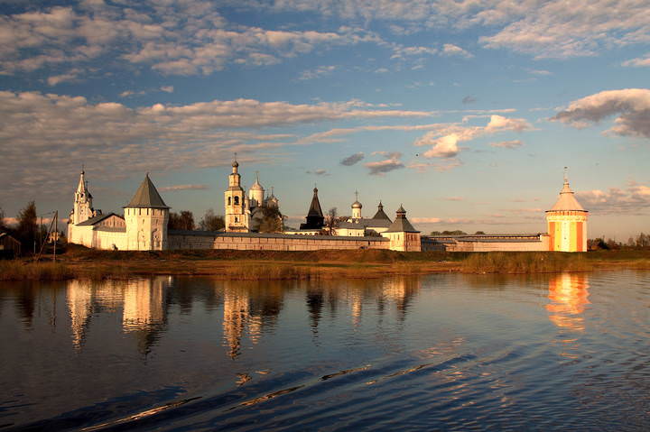 Спасо-Прилуцкий Димитриев монастырь.