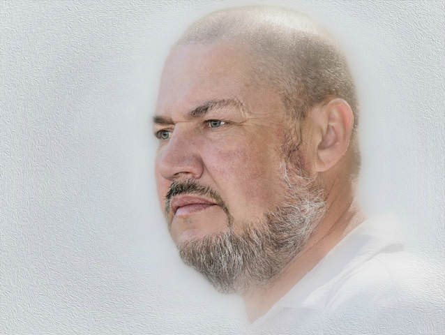 СВЕТЛЫЙ МУЖСКОЙ ПОРТРЕТ...