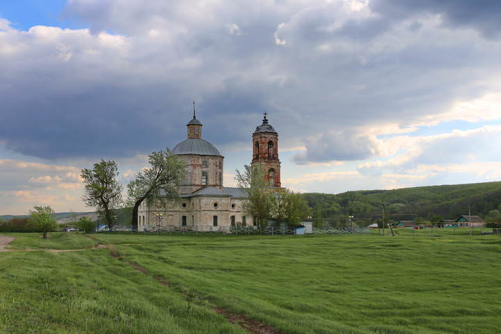  Сельская церковь