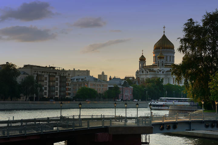 В воскресный вечер