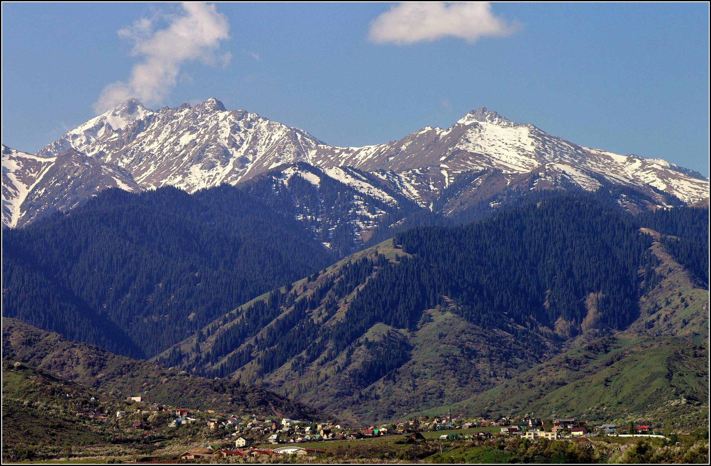 Народы гор и предгорий. Гора Бабаш Ата. Арстанбап Ата. Гора Бабаш-Ата Арсланбобе. Арстанбап Киргизия.