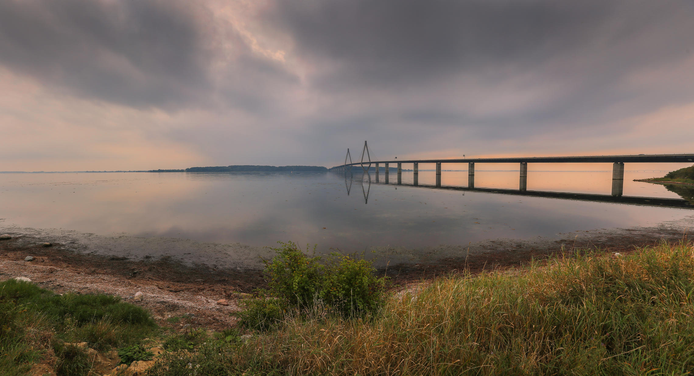 Мост на остров в Дании