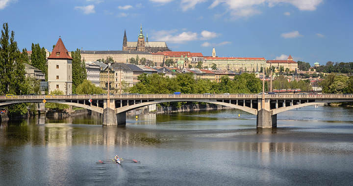 Прага