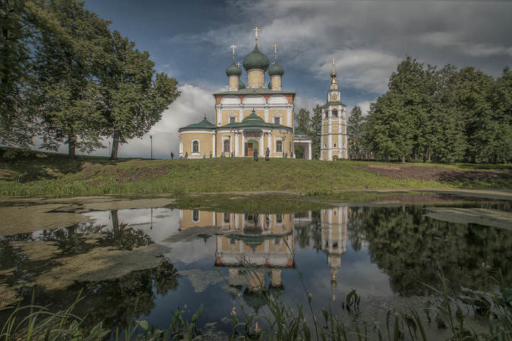 Здесь русский дух рожден веками...