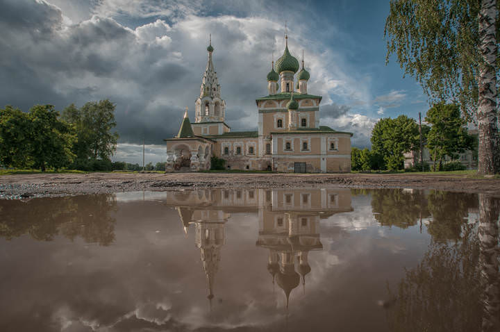 Здесь русский дух рожден веками...