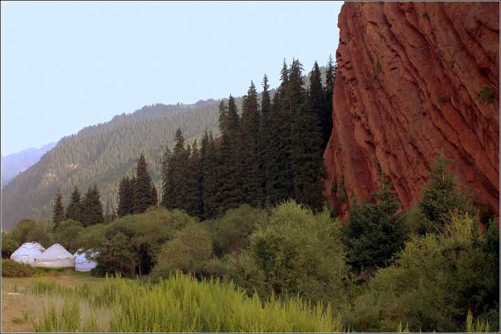 Красные скалы.