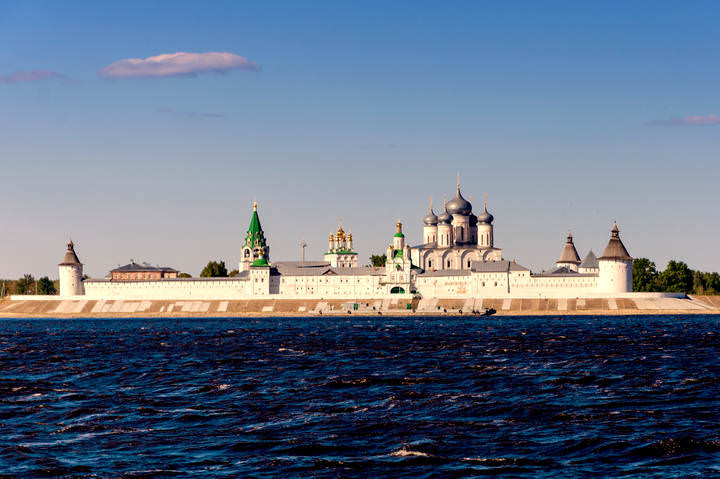 Свято-Троицкий Макарьевский Желтоводский монастырь