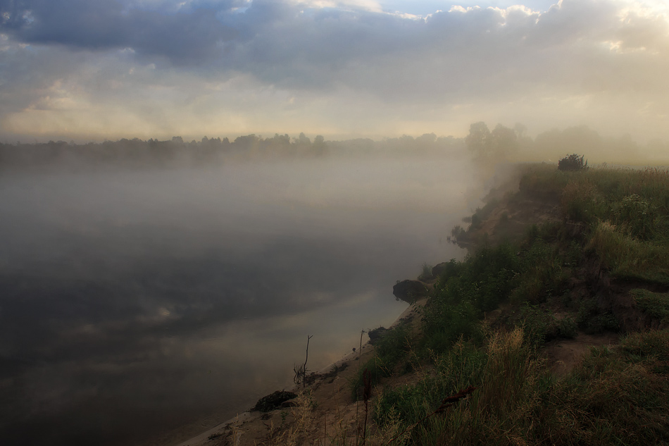 Одним туманным утром на реке