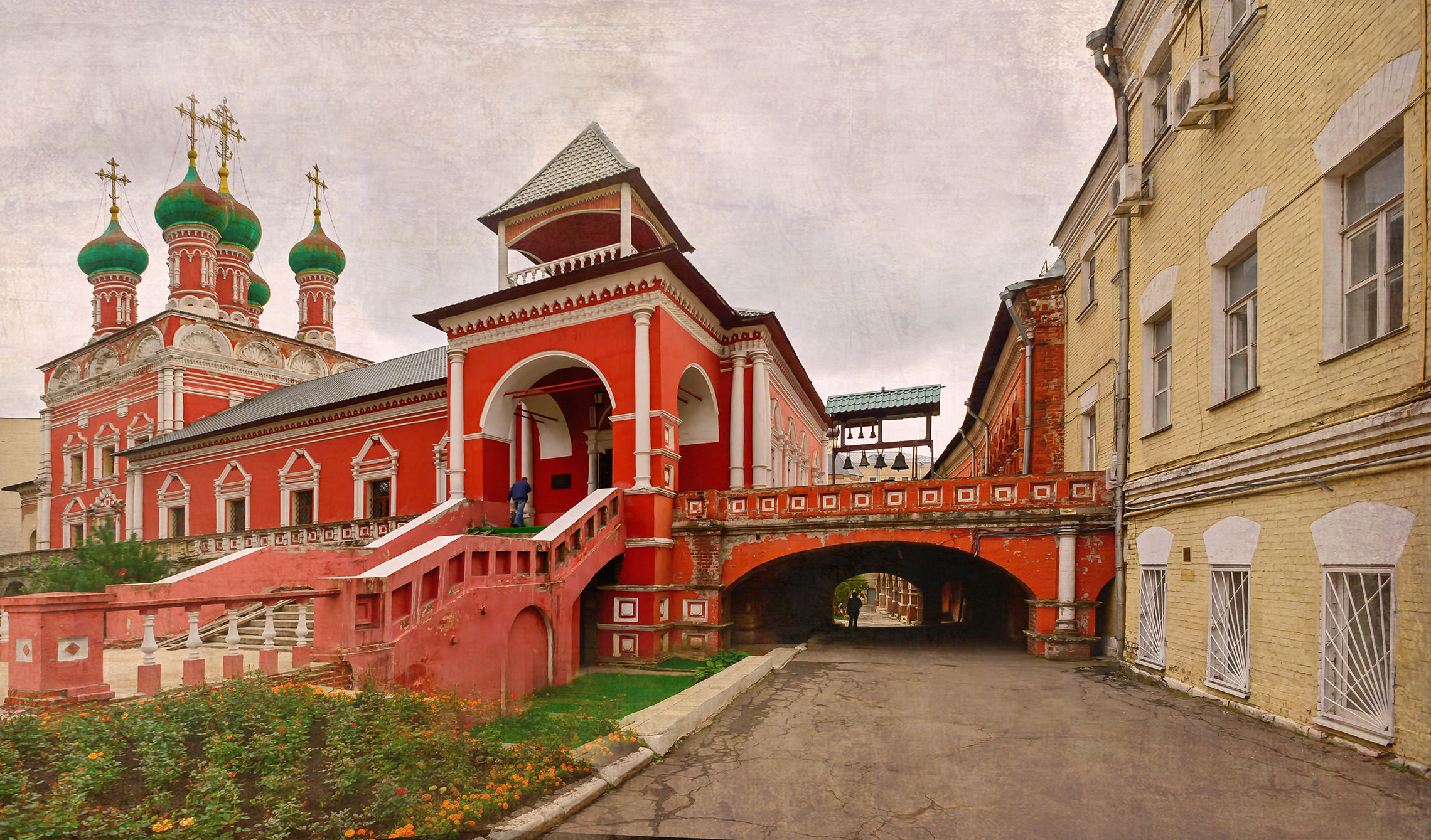 Высоко -Петровский монастырь