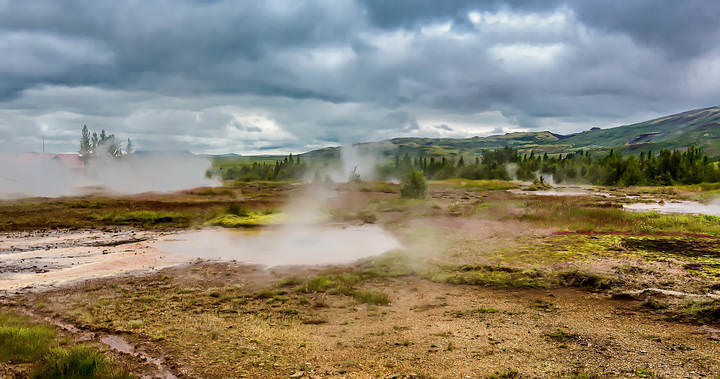 Iceland 07-2016  Geysers realm