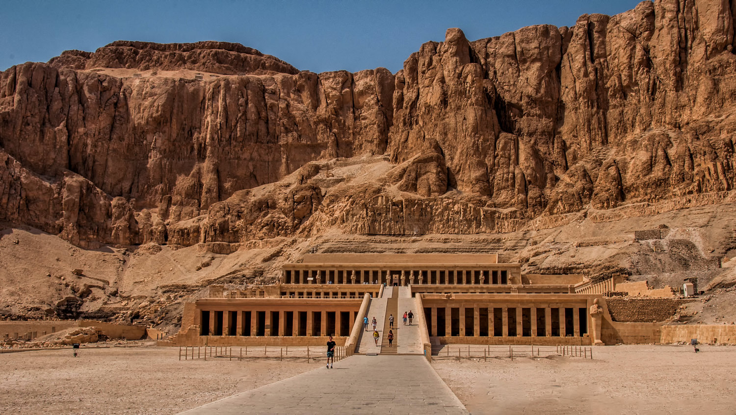 храм царицы Хатшепсут в Луксоре
