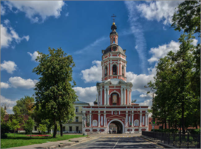Донской монастырь (главный вход)