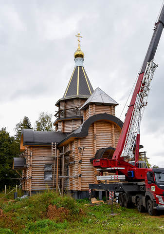 Освящение крестов.