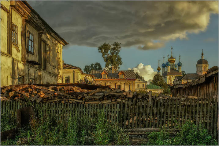 Старый дом, сарай, дрова, все минуло навсегда