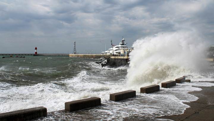 море волнуется 