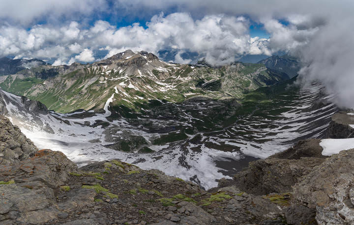 Среди гор