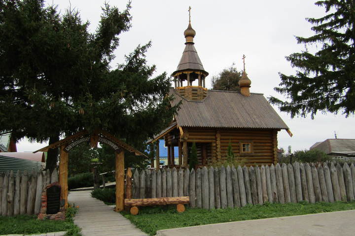 Храм у дороги
