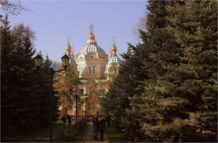 В осеннем парке.