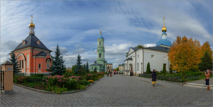 Первого октября в Оптиной пустыни