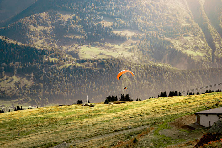 Paragliding in Switzerland