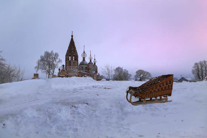 Забытые саночки.
