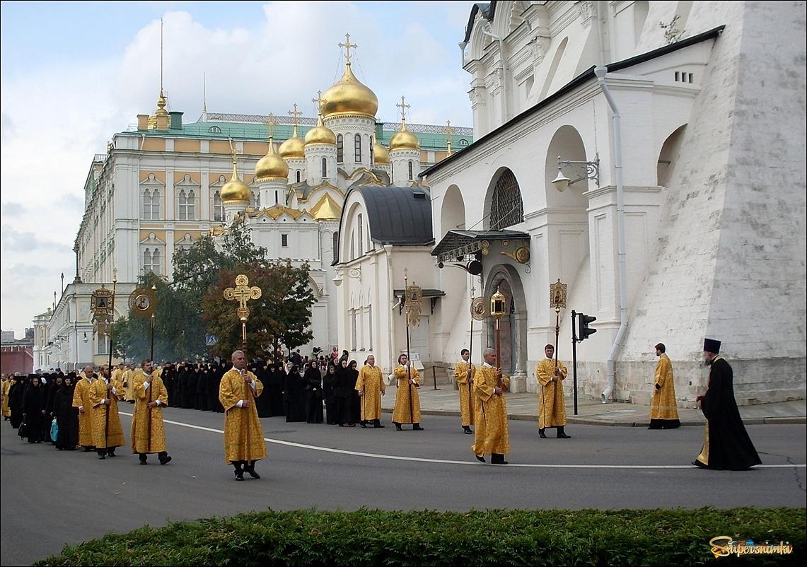 Крестный ход в Кремле.