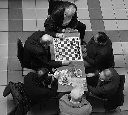 The chess players.