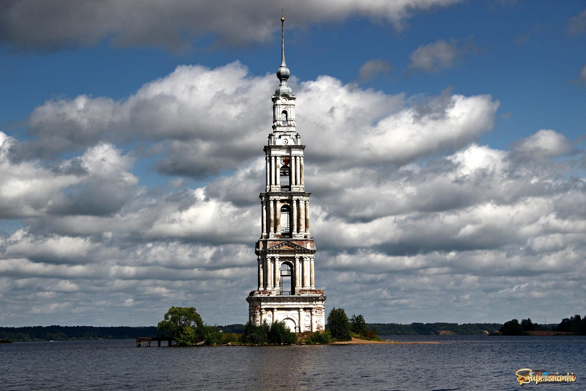 Колокольня Николаевского собора в Калязине