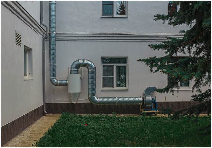 Снежинки, роза и труба 
