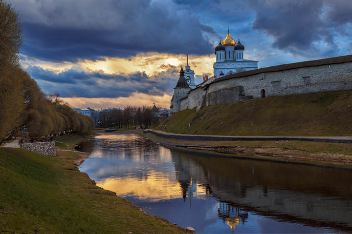 Вечерний город
