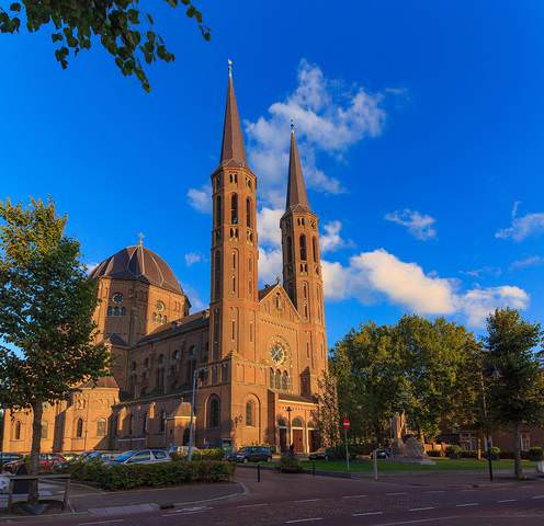 St. Petrus kerk, Уден