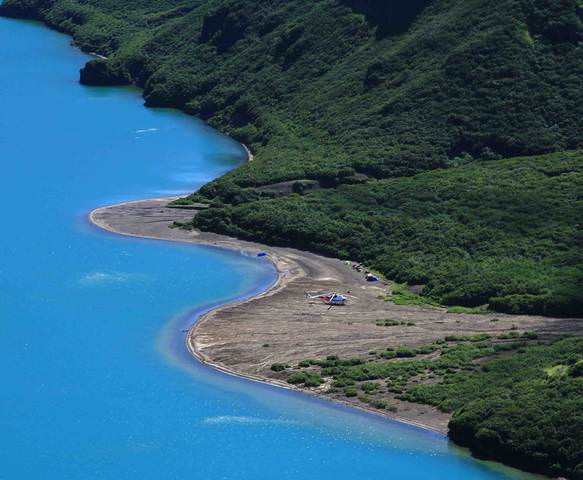 Озеро Нижнее в кратере вулкана Ксудач.