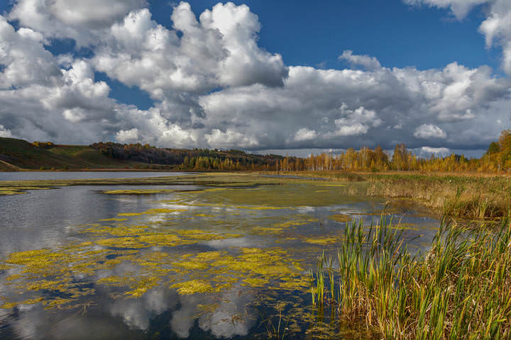 Осень в Изборске