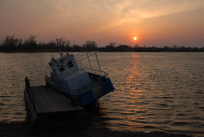 Старый баркас